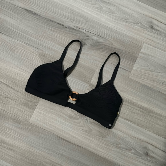 2 for $15💥Swim wear top - Picture 1 of 3
